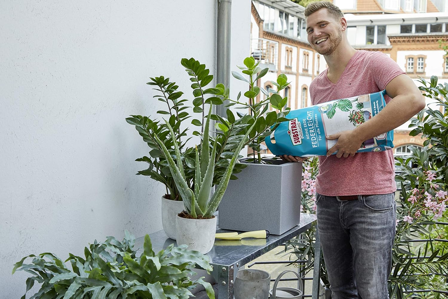 Substral Naturen Meine Erde Federleicht, Bio, für 3 Monate vorgedüngt, für Obst, Gemüse, Grün-, Blühpflanzen, 10L — Ansicht 4